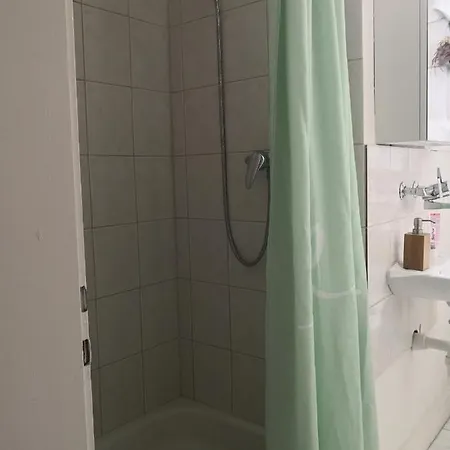 Privat bolig 2comfort Bedrooms 5min Walk From Main Station *