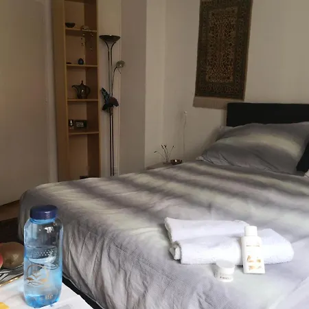 2comfort Bedrooms 5min Walk From Main Station *