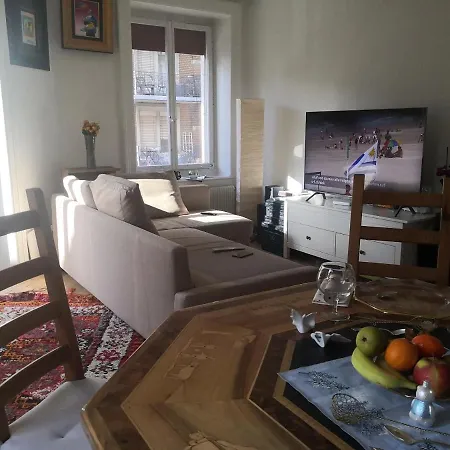 Privat bolig 2comfort Bedrooms 5min Walk From Main Station